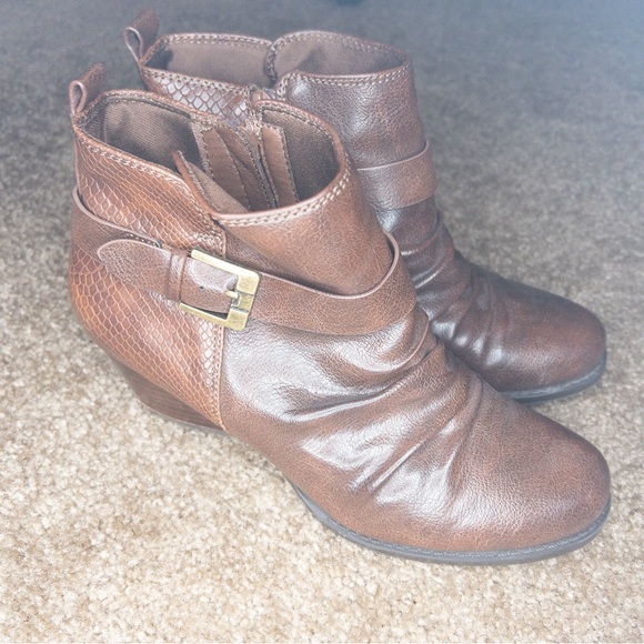 Baretraps Rebel Ankle Booties - Picture 2 of 7